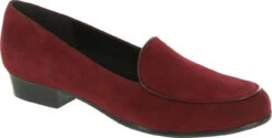 Munro Mallory -Englinsfinefootwear munro mallory cranberry suede m206236 34615.1555030943