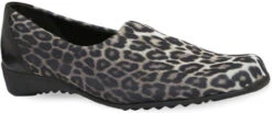 Munro Traveler -Englinsfinefootwear munro womens traveler leopard stretch fabric m741607 82335.1604688847