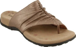 Taos Gift 2 -Englinsfinefootwear taos womens gift 2 cocoa metallic gt2 12045 comt 69350.1593189301